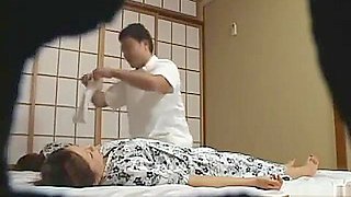 Special massages at onsen 2