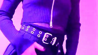 Amateur redhead shaves and masturbates