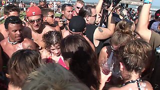 Reality porn video with drunk girls dancing naked at the party