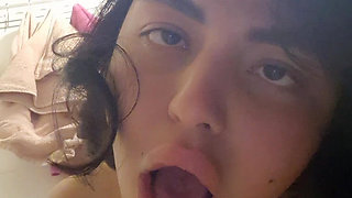 Ahageo Masturbates in the Bathroom