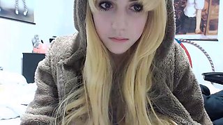 Blonde tight pussy babe has solo toy fun