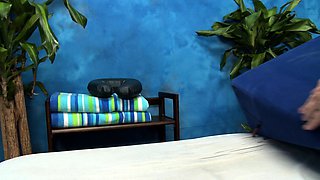 SMALL TIT BRUNETTE TATTOOED TEEN GIRLFRIEND CAUGHT IN SHOWER