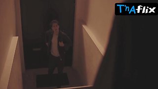 Svenja Jung Baps, Undergarments Episode in Bare