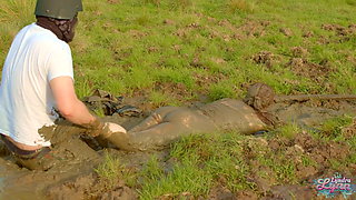 Lara Croft fucked in mud