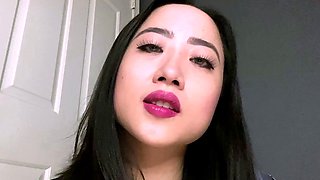 Cute amateur brunette naughty in solo jerking show on camera