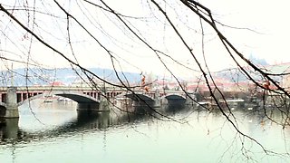 Blonde is flashing her big boobs in the outdoors