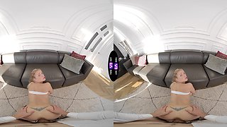 Hot vr sex with stunning babe peaches in Calibri