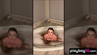 Slinky mom taking a bath and masturbating