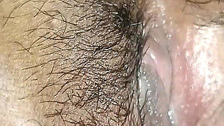 The Brother Saw the Sexy Sister's Pussy and the Cream of the Pussy Came Out.