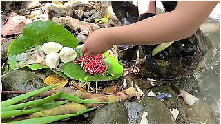 Pinay Outdoor Porn Harvest And Cooking Bamboo Shoots