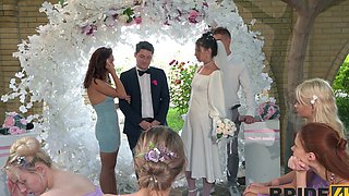 Hot bride Jane White riding big peaches in doggy style, a steamy sight to see.