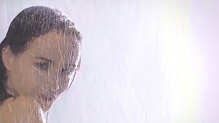 Totally sultry teen drops of her bikini