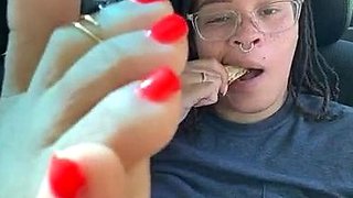 Amateur Foot Fetish Girlfriend Sucks and gives a Footjob