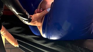 Housewife Kelly Car Handjob in close up