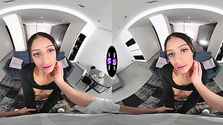 Breiny Zoe, the stunning brunette from medellín, in passionate action