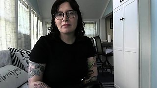 Bettie Bondage – Mutual Masturbation with Mom