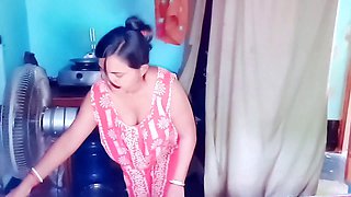 Bengali professor enjoys hot affair with sexy Indian bhabhi