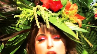 Dildo playing babe masturbates outdoors for solo fun