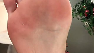 Amateur porn Gives Us Some Foot Fetish Aurora