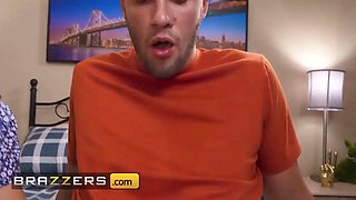 Brazzers - Natasha Nice catches sonnie Dan Damage with a hard-on and gives him what he wants