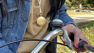 No142 Cycling with a rotor set on the road