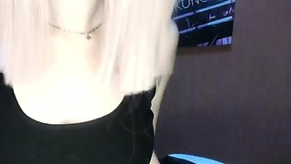 Hot amateur webcam teen masturbates for their fans