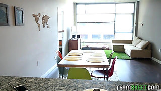 Submissive blonde gets dominated by bossy dyke