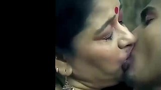 New Instagram Viral Chubby stepmom’s desi outdoor sex with her stepson