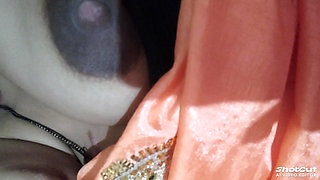 Bhabhi chudi boyfriend se or chatai chut