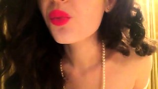 Sultry webcam brunette flaunts her lovely tits and sexy lips