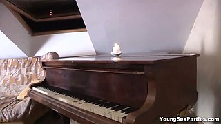 Young Sex Parties - Fuck gangbang Serpente Edita Margarita C Peachy teen porn