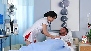 Lucky patient enjoys while kinky nurse Valentina Nappi rides his cock