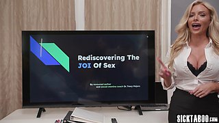 Horny mom is a perfect babe for practice