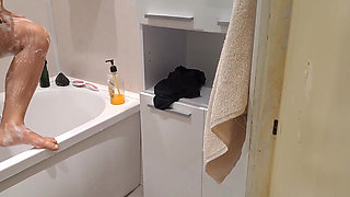 Looking for My Teen Step Sister and Jerking off