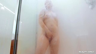 Jewelz Blu's Steamy Bathroom Affair with German Passion