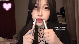 Lulu sticky tongue cleaning aceasmr