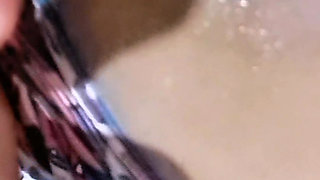 Colombian influencer masturbates for her fans