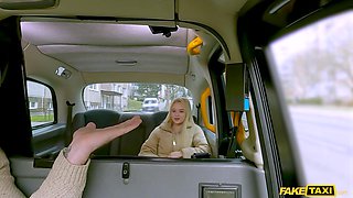 Charming teen temptress exciting sex scene