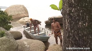 Two Guys Fuck Wanessa Boyer's Big Brazilian Ass in Outdoor Threesome Anal