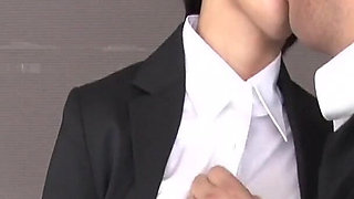 Sharp Short Hair Beauty Ai Reveals Her Sensitive Side in a Deep and Intimate Encounter