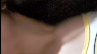 Mi padrastro me masturba deli