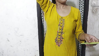 Nahati hui step sister ko paise dekar jabar dasti chod diya