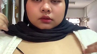 Uncensored Hijabi Massage Big Titty