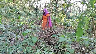 Desi Wife Outdoor Fuck with Young Boyfriend - Public Sex Mood