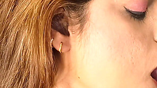 Indian Desi Girlfriend Having Hardcore Sex and Pussy Licking in Hotel Bathroom