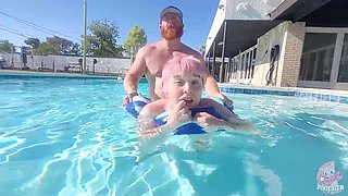 Laid-back pool romp with Thor Johnson and petite Pixiekitn