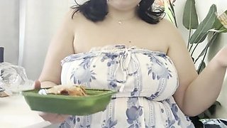 Voluptuous BBW Passion Erupts in Sultry Amateur Heat