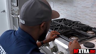 Housewife banged by the BIG BLACK DICK repairman