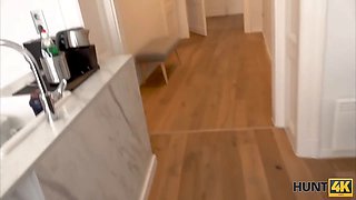 Hunt4k - the wrong door, but the right labia