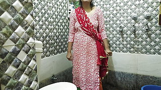 Indian Hot Mokrani Ki Chudai Malkin Se In Washroom